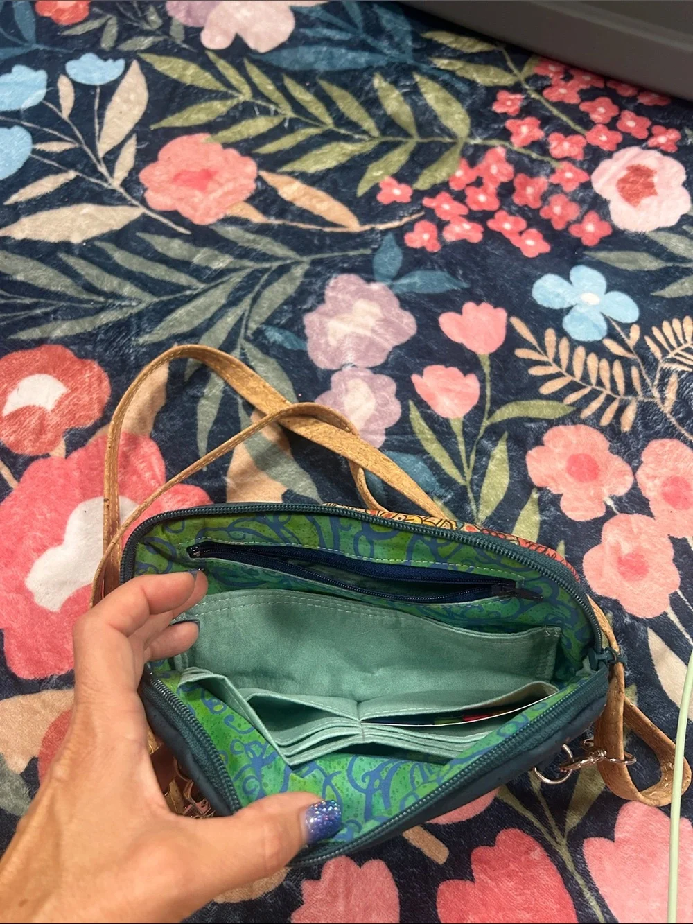 Nwot Sew corky Floral Crossbody Bag in Multicolor